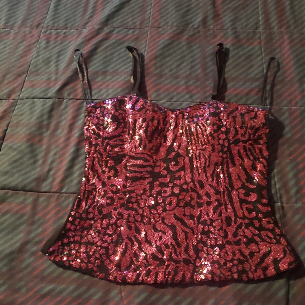 Joyce Leslie top